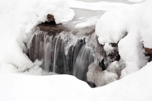 Wasserfall im Winter — Stockfoto