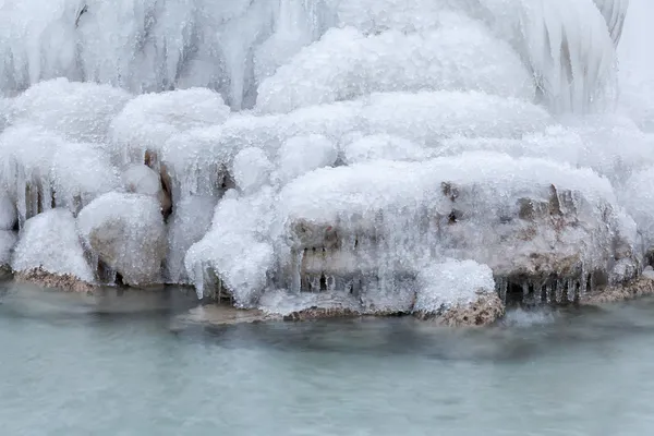 Chute d'eau gelée — Photo