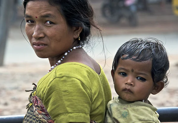 Look mom and baby — Stock Photo, Image