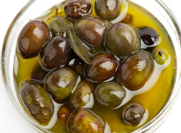 Миска з оливками — стокове фото