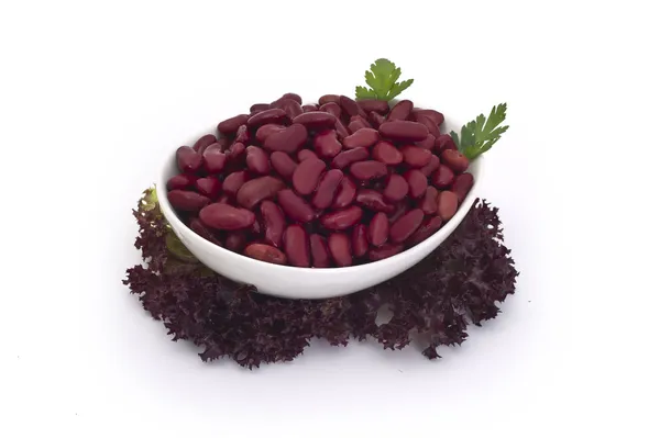 Kokta röda bönor i skål — Stockfoto