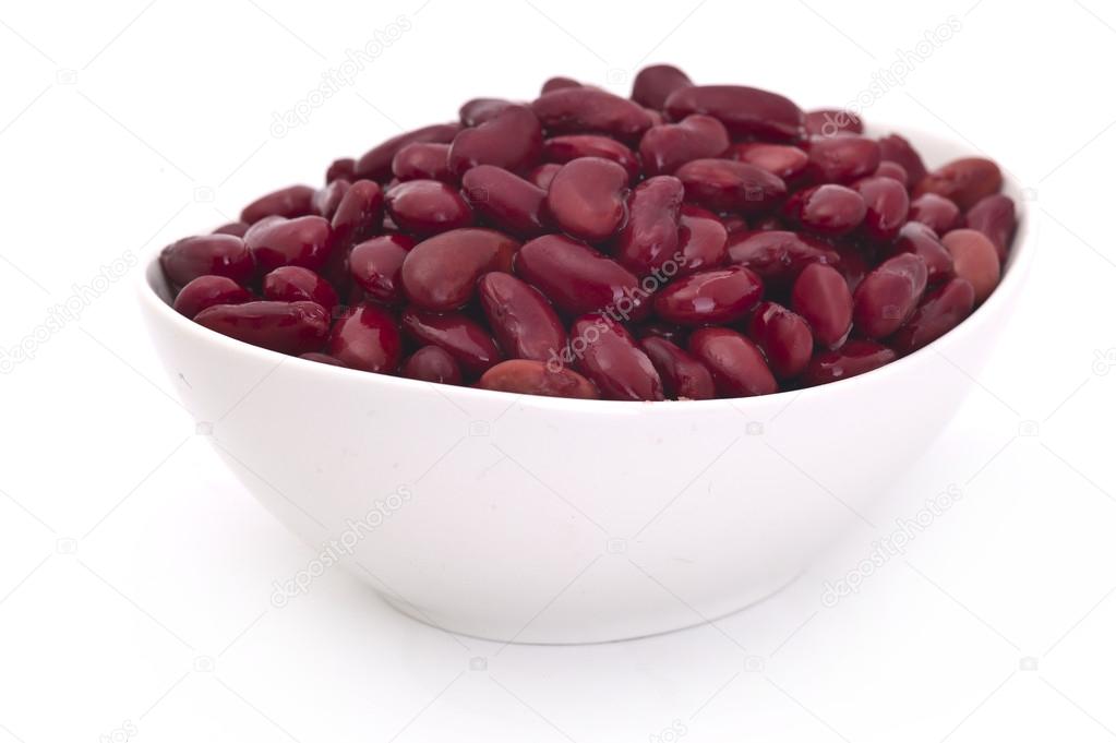 Cooked red beans in bowl