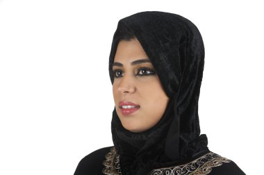 Arap kadın geleneksel İslami kıyafetlerle