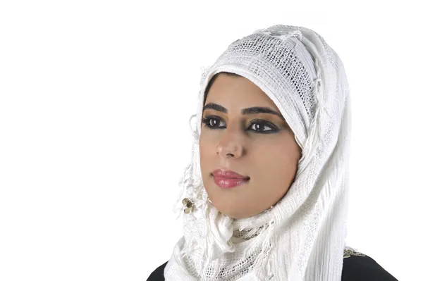 Arabische dame dragen van traditionele islamitische kleding — Stockfoto