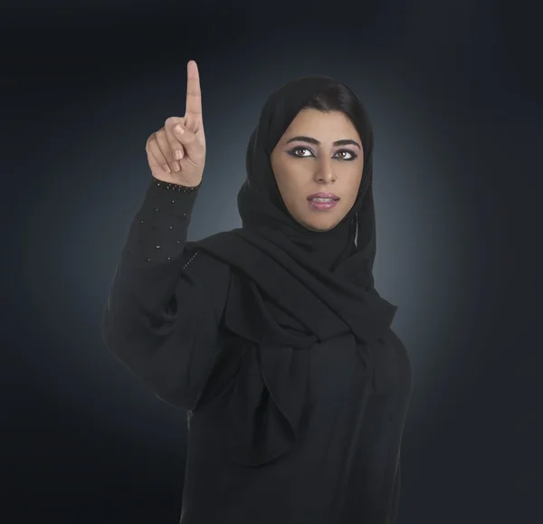 Islamic woman in business presentation scene — Stock Photo, Image