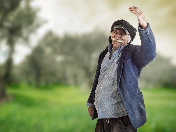 Agriculteur arabe fier de la terre — Photo