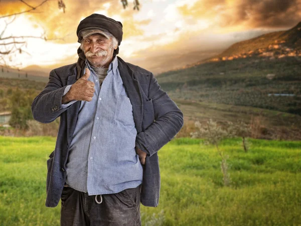 Homem agricultor árabe lebanês — Fotografia de Stock