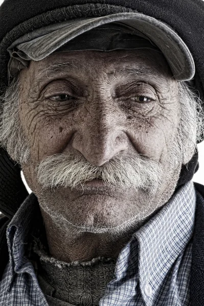 Vieil homme libanais traditionnel à la moustache — Photo