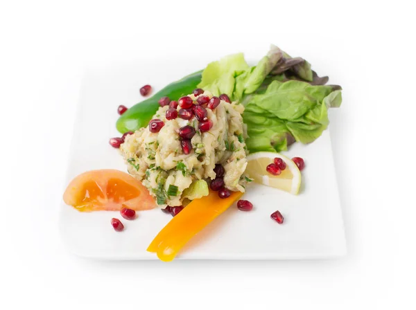 Libanees voedsel plaat met groene salade en citroen — Stockfoto