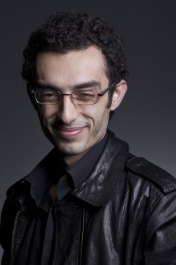 Arap adam gülümseyen