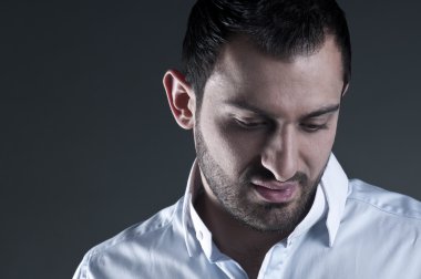 Zarif Arap adam yüz