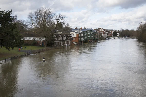 Rio em inundação em Maidenhead — Fotografia de Stock