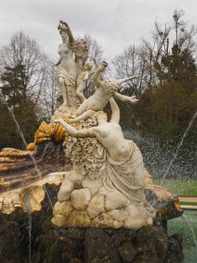 süslü klasik Çeşmesi