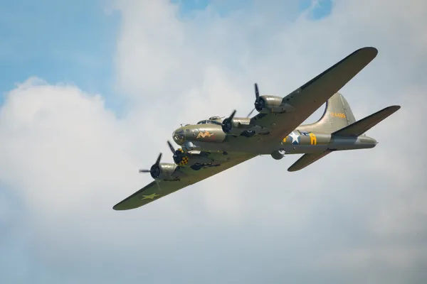 B17 Fortaleza voladora —  Fotos de Stock