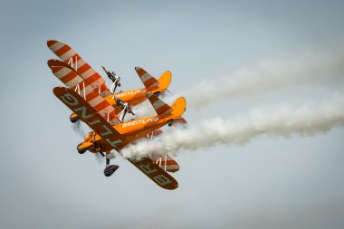 breitling kanat yürüyüşçü