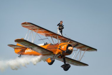 breitling kanat yürüyüşçü
