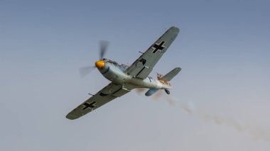 Biggleswade, İngiltere - 2 Mayıs 2021: Bir Vintage 2 Messerschmitt ME 109 Alman avcı uçağı
