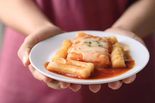 Koreanisches Essen Tteokbokki Reiskuchen Scheiben Oder Tokpokki Und Wurst Mit — Stockfoto