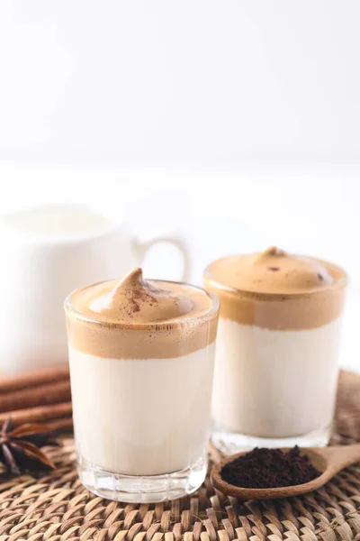 Dalgona Coffee Fluffy Cream Coffee Whipping Cold Hot Milk Korean — Stok Foto