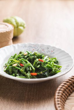 Kuzey Tayland yemekleri, kızarmış chayote yaprağı, yerel Tayland yemekleri.