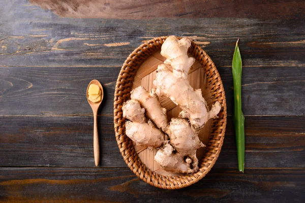 Fresh Ginger Root Small Basket Wooden Background Food Ingredient Asian — Stockfoto