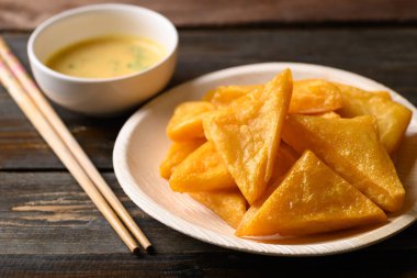 Baharatlı soslu Burma tofusu, Tayland 'ın kuzeyinde Tai Yai yemeği.