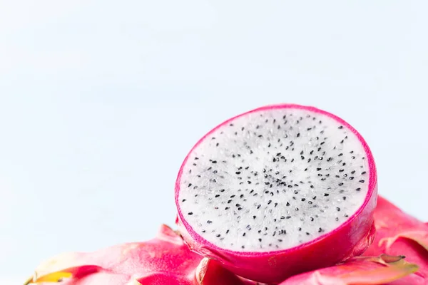 Friss Sárkány Gyümölcs Vagy Pitaya Színes Háttér Trópusi Gyümölcs — Stock Fotó
