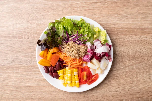 Salade Mixte Légumes Frais Bio Avec Graines Quinoa Sur Fond — Photo