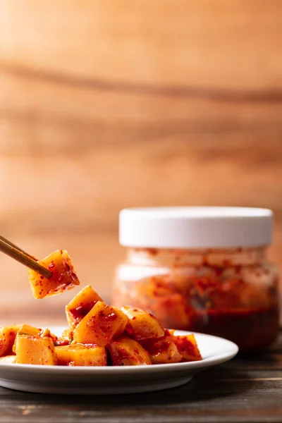 Hidangan Kimchi Yang Dimakan Sumpit Masakan Korea Buatan Sendiri — Stok Foto