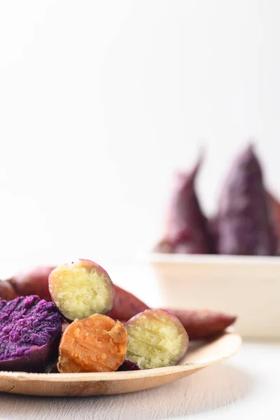 Purple Orange Dan Yellow Sweet Potatoes Natural Plate White Background — Stok Foto