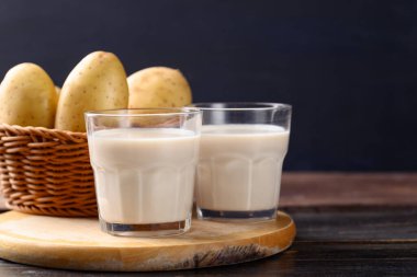 Patates sütü, bitkiden alternatif süt, vejetaryen yemeği.