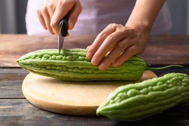 Acı kavun ya da acı kabak.