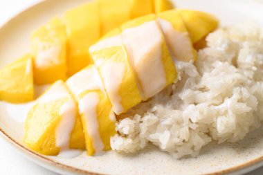 Mango pilavı, Tayland tatlısı (Khao Niew Mamuang)