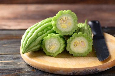 Acı kavun ya da acı kabak.