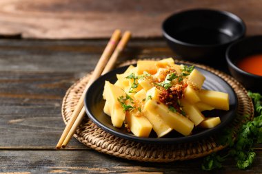 Baharatlı taze Burma tofu salatası, Tayland 'ın kuzeyinde Tai Yai yemeği.