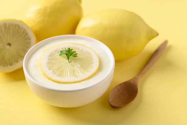 Jogurt Cytrynowy Misce Żółtym Zdrowe Jedzenie Pielęgnacja Skóry Piękna — Zdjęcie stockowe