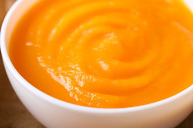 Kabak kabağı çorbası kabak çorbası, sonbahar mevsiminde ev yapımı yemek.