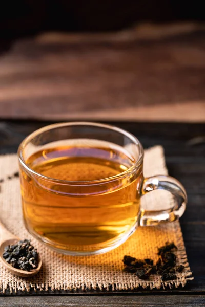 Horký Čaj Šálku Sklenice Sušenými Čajovými Lístky Zdravý Nápoj — Stock fotografie