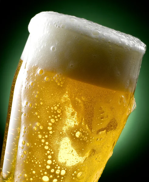 Krus med øl – stockfoto