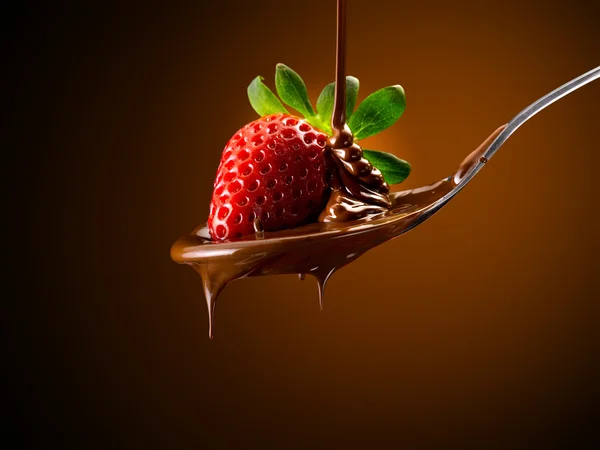 Strawberries and chocolate — Stock Photo, Image