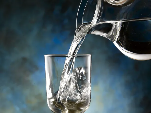 Bicchiere di acqua fredda — Foto Stock