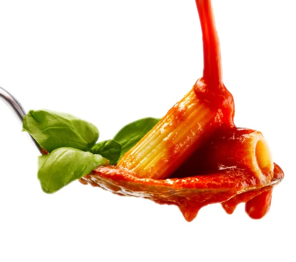 Pasta de albahaca y salsa de tomate sobre un fondo aislado — Foto de Stock