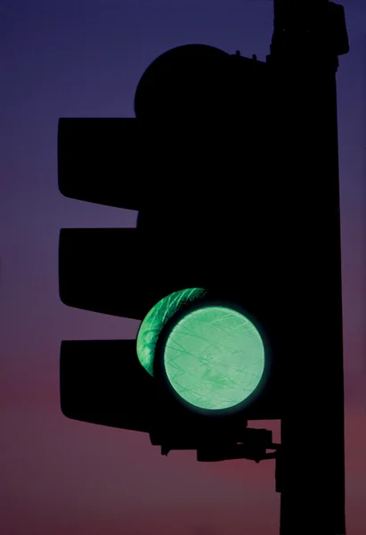 Green traffic light — Stock Photo, Image