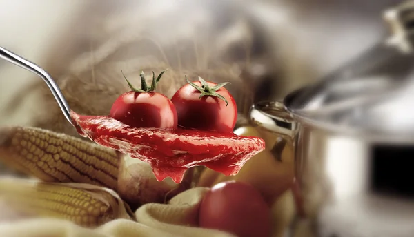 Basil pasta and tomato sauce — Stock Photo, Image