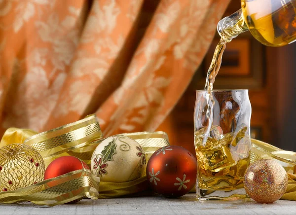 Noël Avec Toast Famille Dans Environnement Chaleureux Décoré — Photo