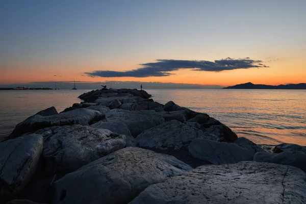 Luces Colores Increíbles Romántica Puesta Sol Sobre Mar Liguria — Foto de Stock