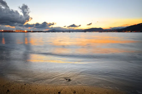 Luces Colores Increíbles Romántica Puesta Sol Sobre Mar Liguria — Foto de Stock