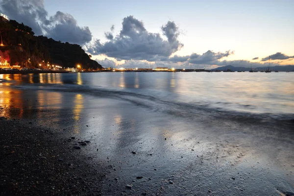 Luces Colores Increíbles Romántica Puesta Sol Sobre Mar Liguria — Foto de Stock