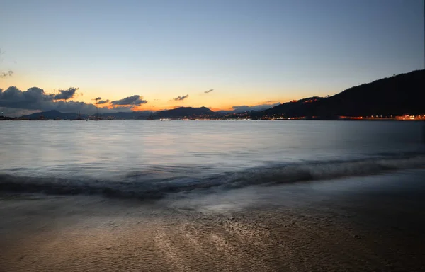 Neuvěřitelná Světla Barvy Romantický Západ Slunce Nad Mořem Ligurii — Stock fotografie