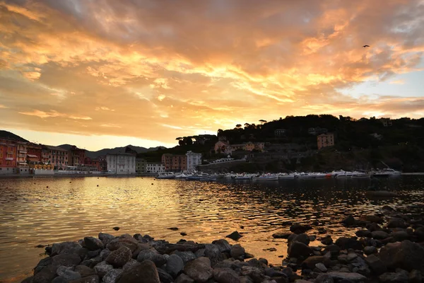 Látványos Napkelte Baia Del Silenzio Strandon Sestri Levante Liguria — Stock Fotó